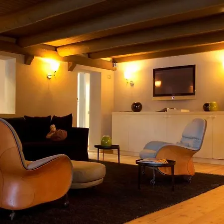 Village Hotel 3*