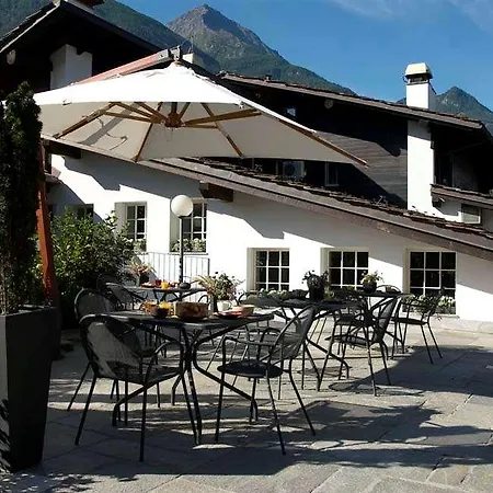 Hotel Village